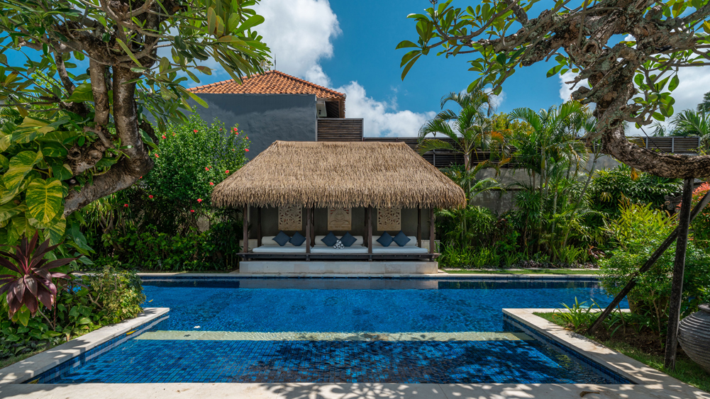 Villa Emmy - Breezy poolside cabana